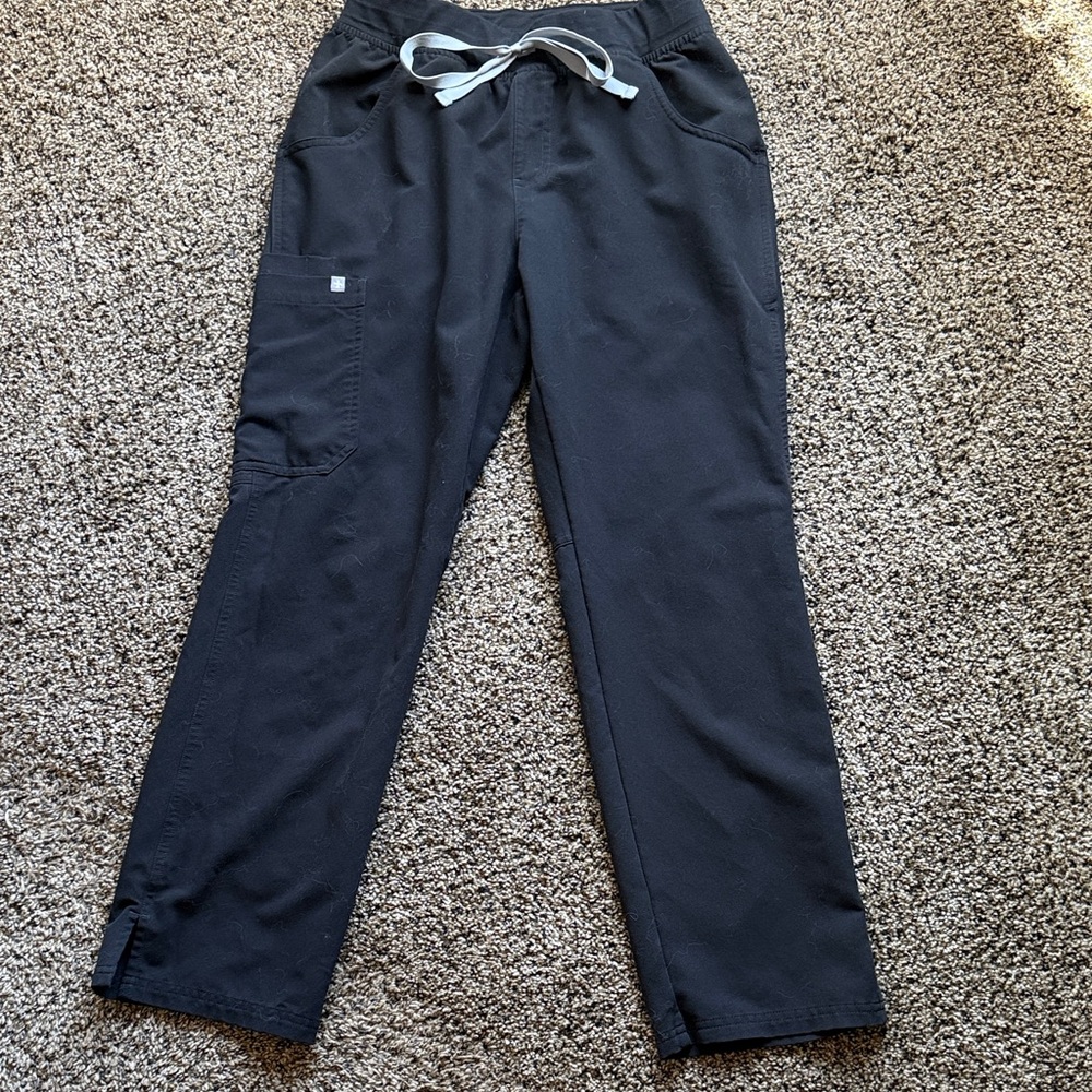 Figs women’s small P Black Cargo Pants